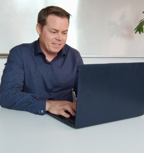 Clases de inglés online 1:1 con profesor nativo formado en Cambridge y especialista en OET – Learn English with Benjamin