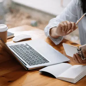 Clases de inglés online combinadas: individuales y grupales